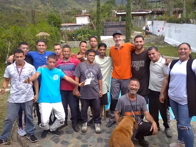 Bewohner und Besucher der Reha in Copacabana